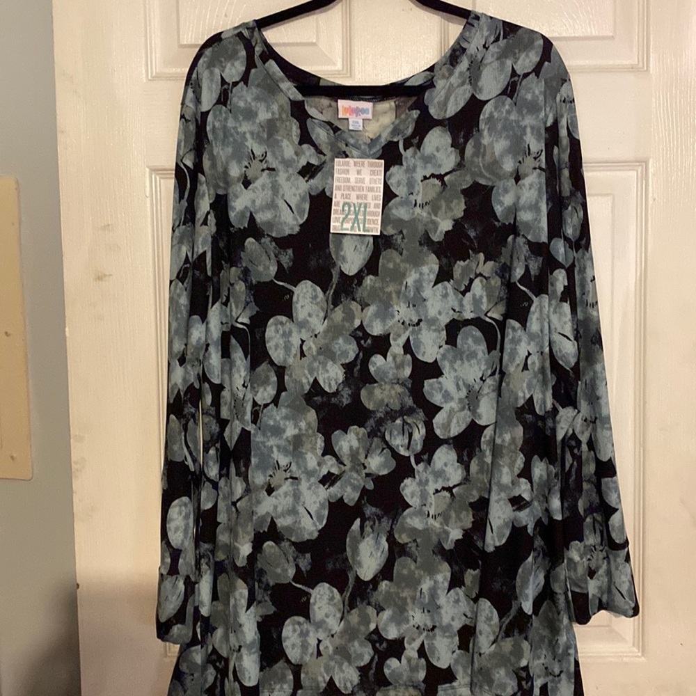 LuLaRoe Elizabeth Top 2X NWT BLUE
